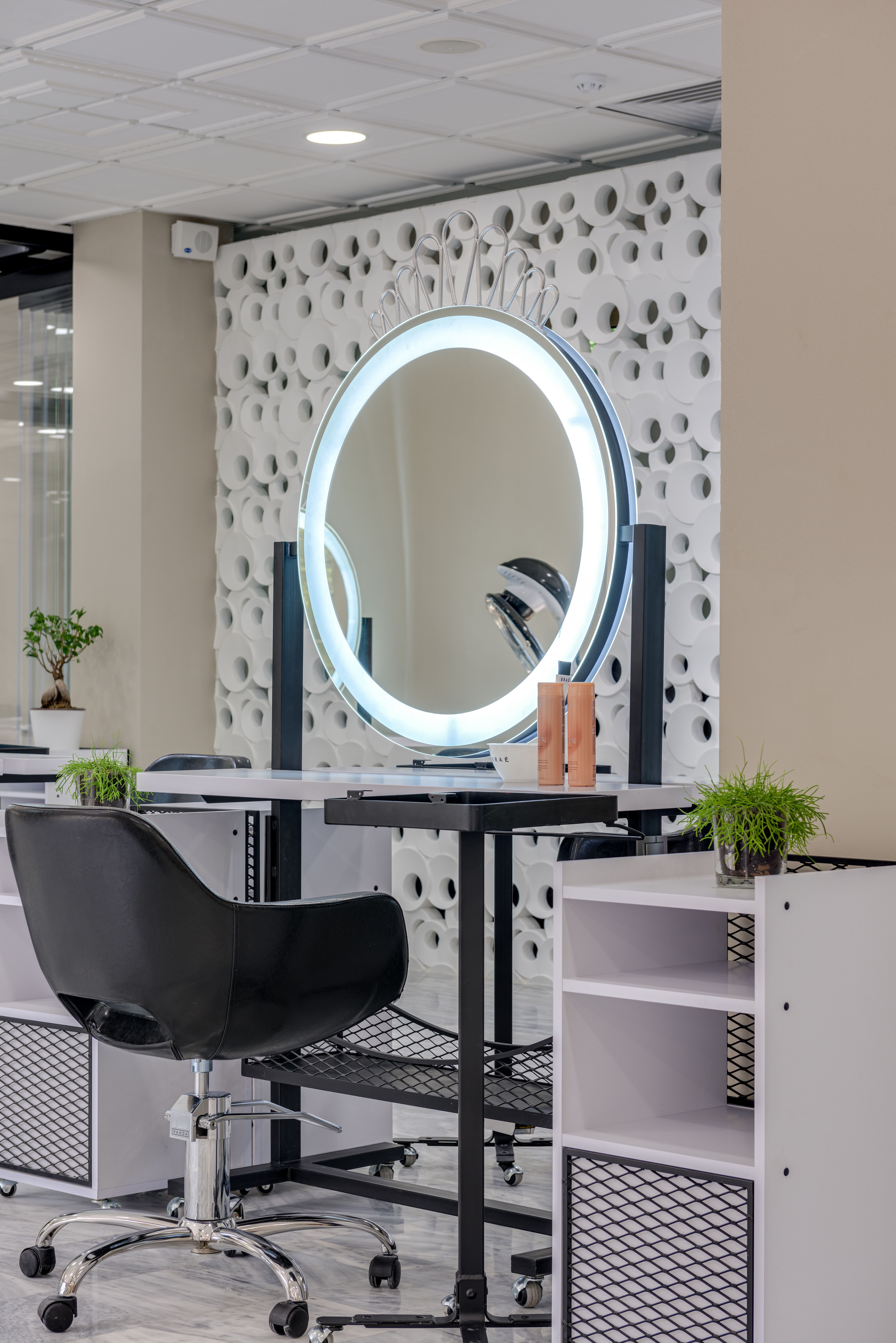 picture of a mirror